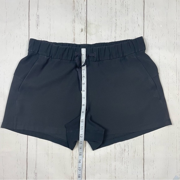 Lululemon‎ On The Fly Short *Woven, *2.5” - Picture 6 of 10